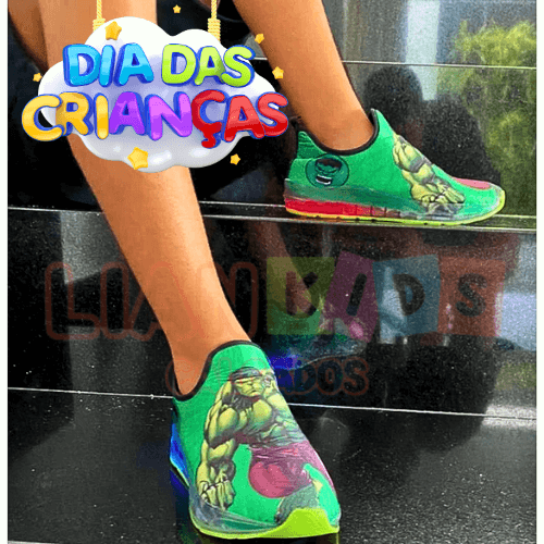 Kit Super-Herói Hulk com Tênis LED e Acessórios – Ganhe 20% OFF no Presente Perfeito para o Dia das Crianças