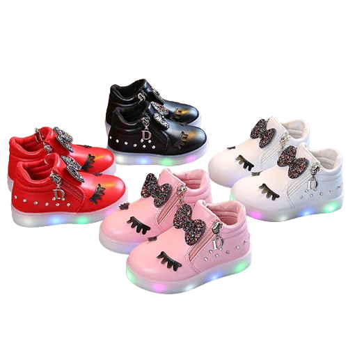 Tênis Infantil de Couro com Strass e Luzes LED: O Toque de Magia que Sua Pequena Merece