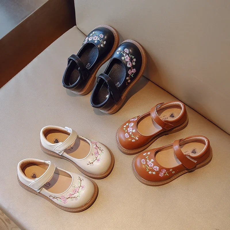 Sapato Infantil Feminino Bordado Flores c/ velcro