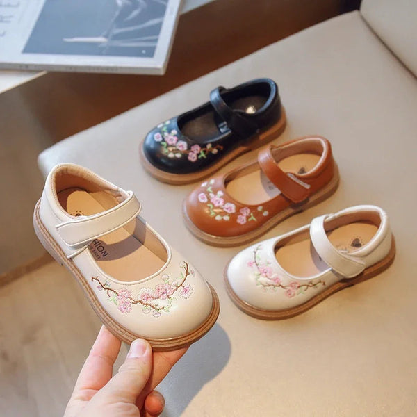 Sapato Infantil Feminino Bordado Flores c/ velcro