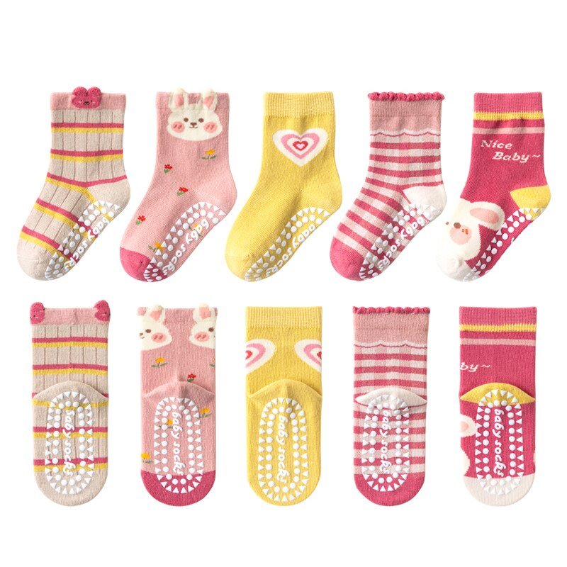 Kit com 5 Pares de Meia Infantil de Algodão - Antiderrapante - Temas Diversos