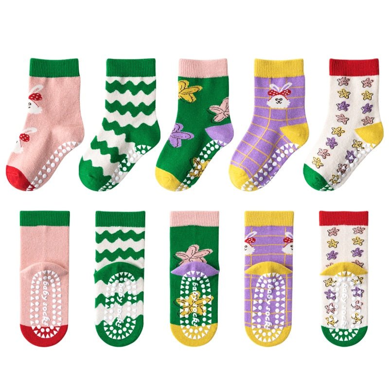 Kit com 5 Pares de Meia Infantil de Algodão - Antiderrapante - Temas Diversos
